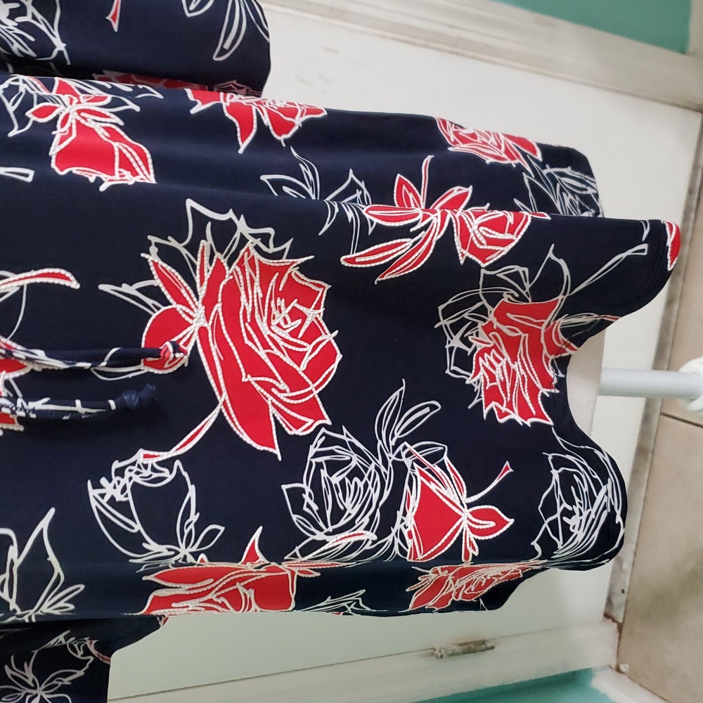 Espresso Navy & Red Roses Floral Flutter Sleeves Jersey Top M - Picture 3 of 7